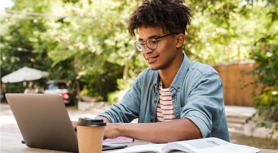 The Essential Senior Year Timeline for Rising College Freshmen